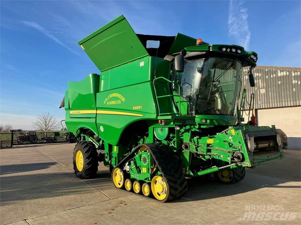 John Deere S685 TM Sklízecí mlátičky