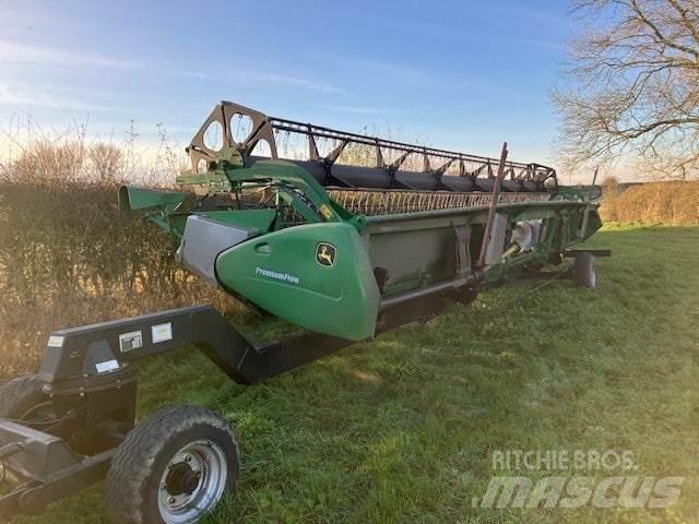 John Deere S685 TM Sklízecí mlátičky
