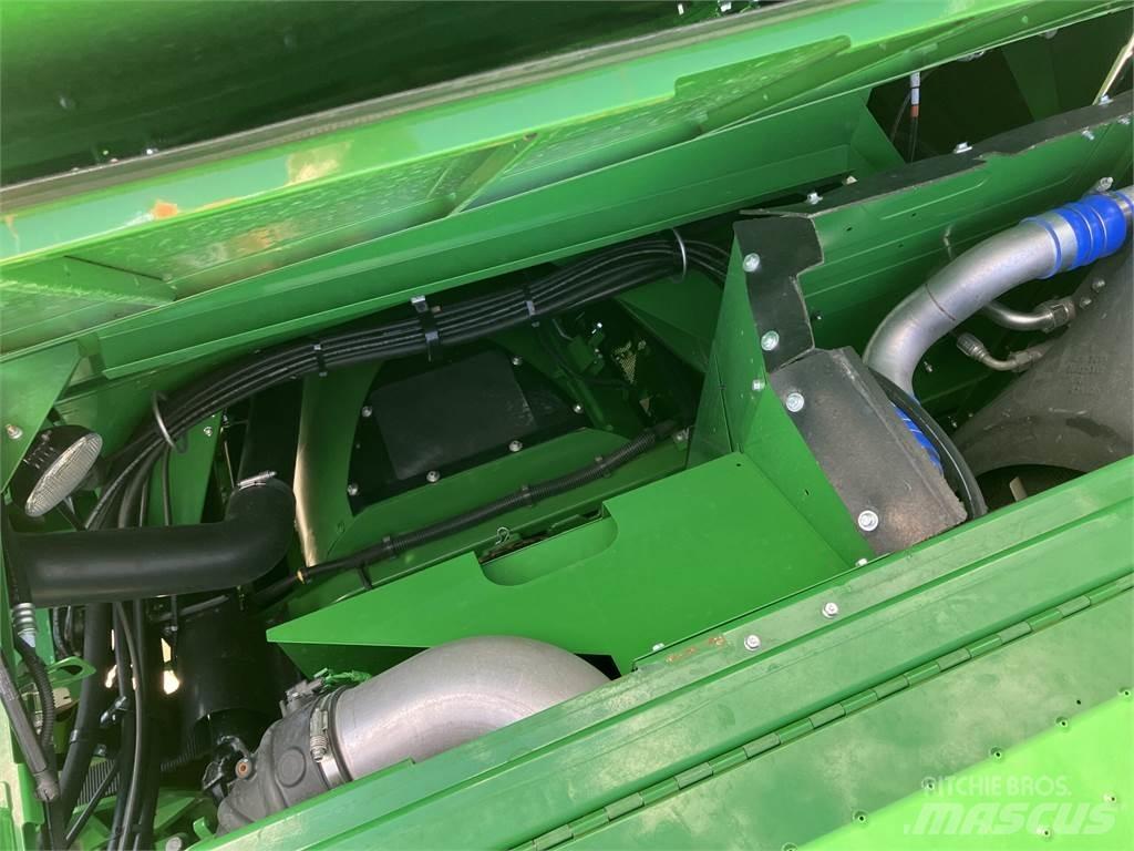 John Deere S780 Sklízecí mlátičky