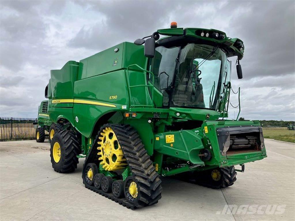 John Deere S790 Sklízecí mlátičky