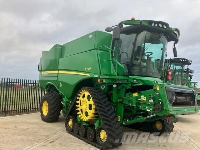 John Deere S790 Sklízecí mlátičky