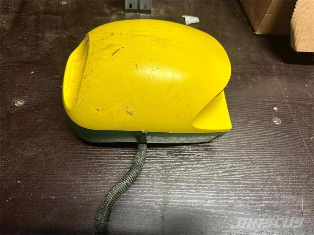 John Deere SF6000 Přesné secí stroje