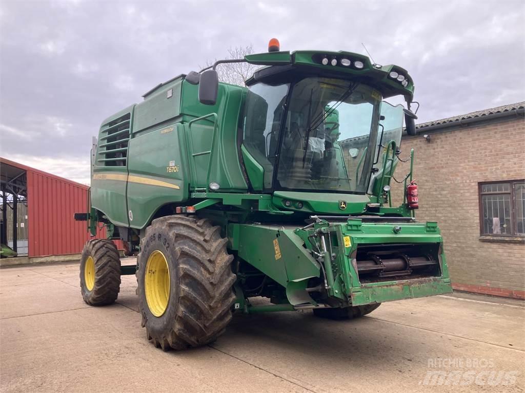 John Deere T670 HM Sklízecí mlátičky