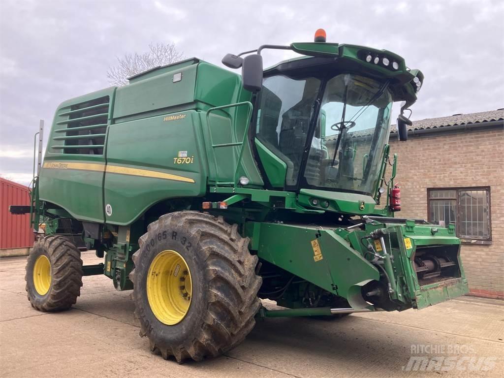John Deere T670 HM Sklízecí mlátičky