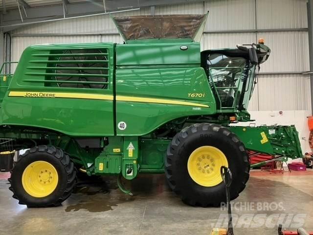John Deere T670i Sklízecí mlátičky