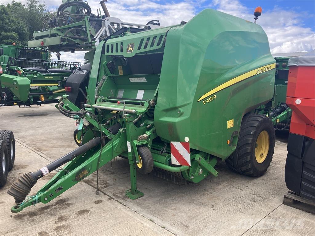 John Deere V451R Obraceče a shrabovače sena