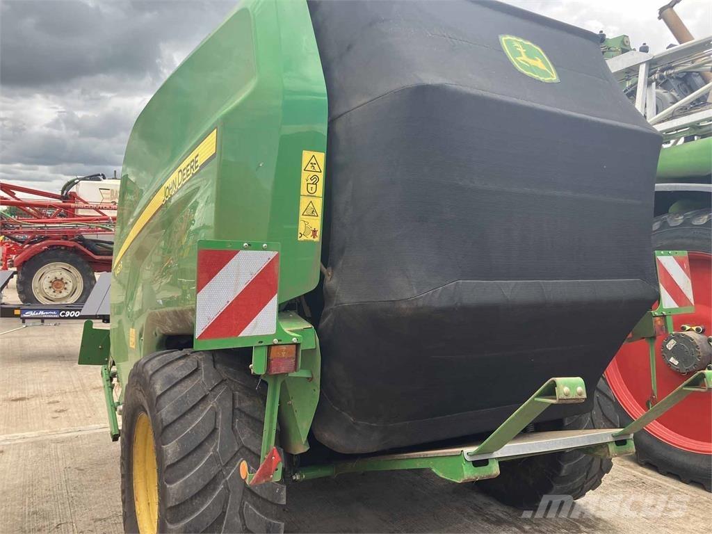 John Deere V451R Obraceče a shrabovače sena