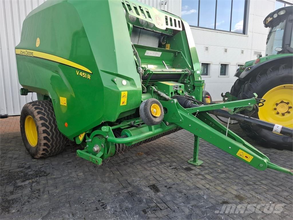 John Deere V451R Lis na hranaté balíky