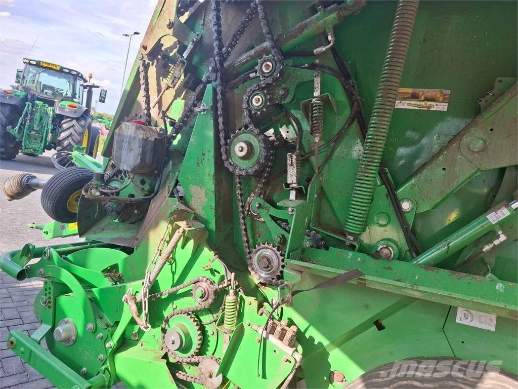 John Deere V451R Lis na hranaté balíky