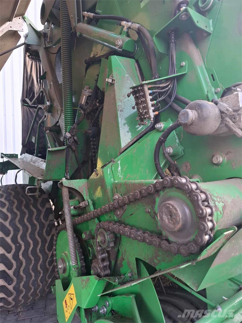 John Deere V451R Lis na hranaté balíky