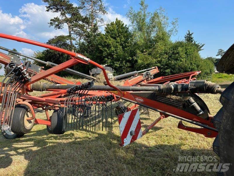Kuhn GA8731 Obraceče a shrabovače sena