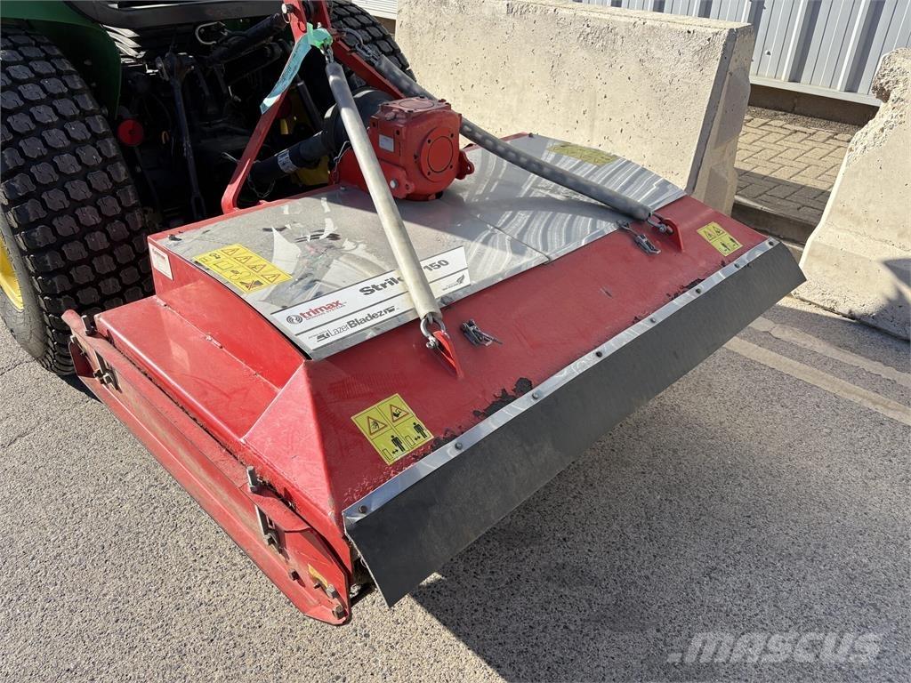 Trimax Striker 150 Sekačky namontované a tažené