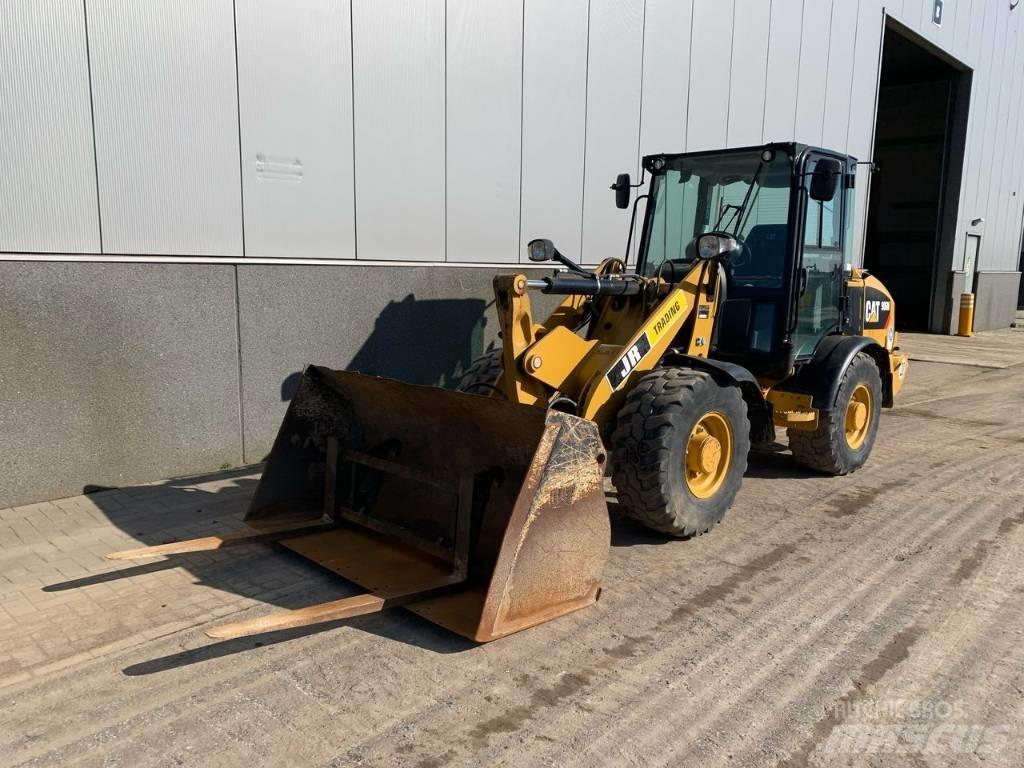 CAT 906 M Kolové nakladače