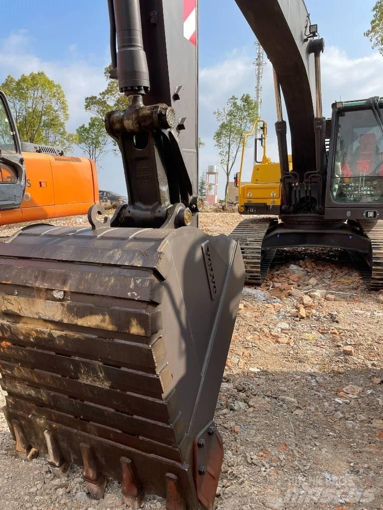 Volvo 220D Pásová rýpadla