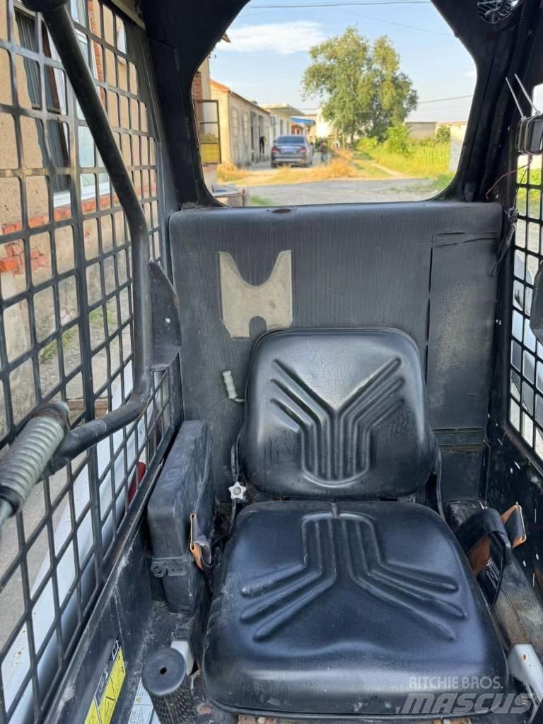 Bobcat S 70 Smykem řízené nakladače