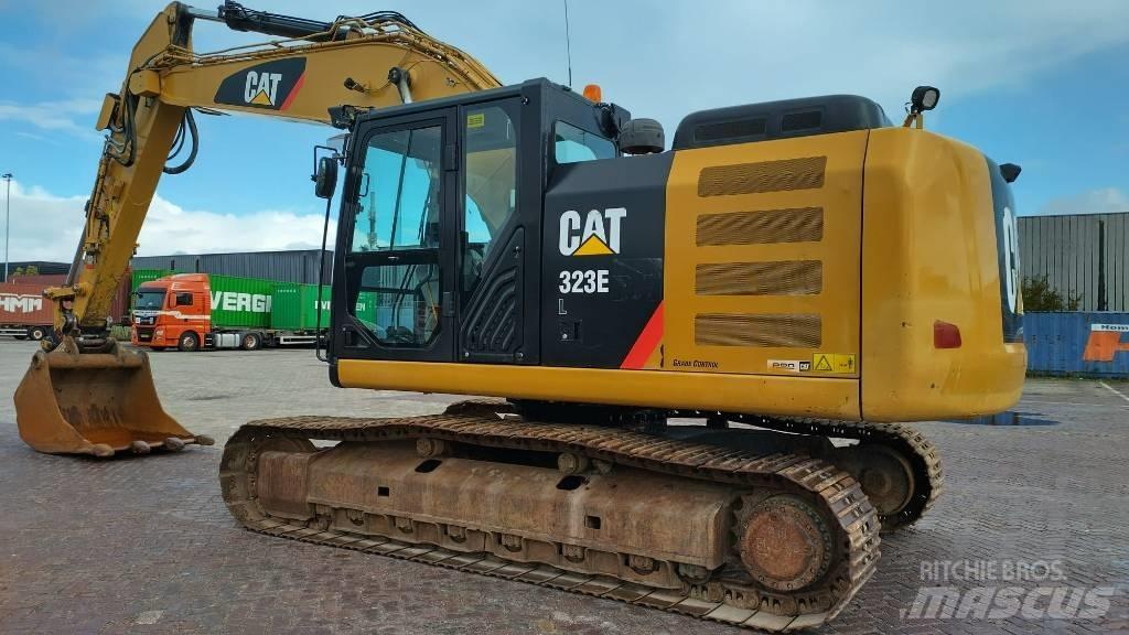 CAT 323 EL Pásová rýpadla