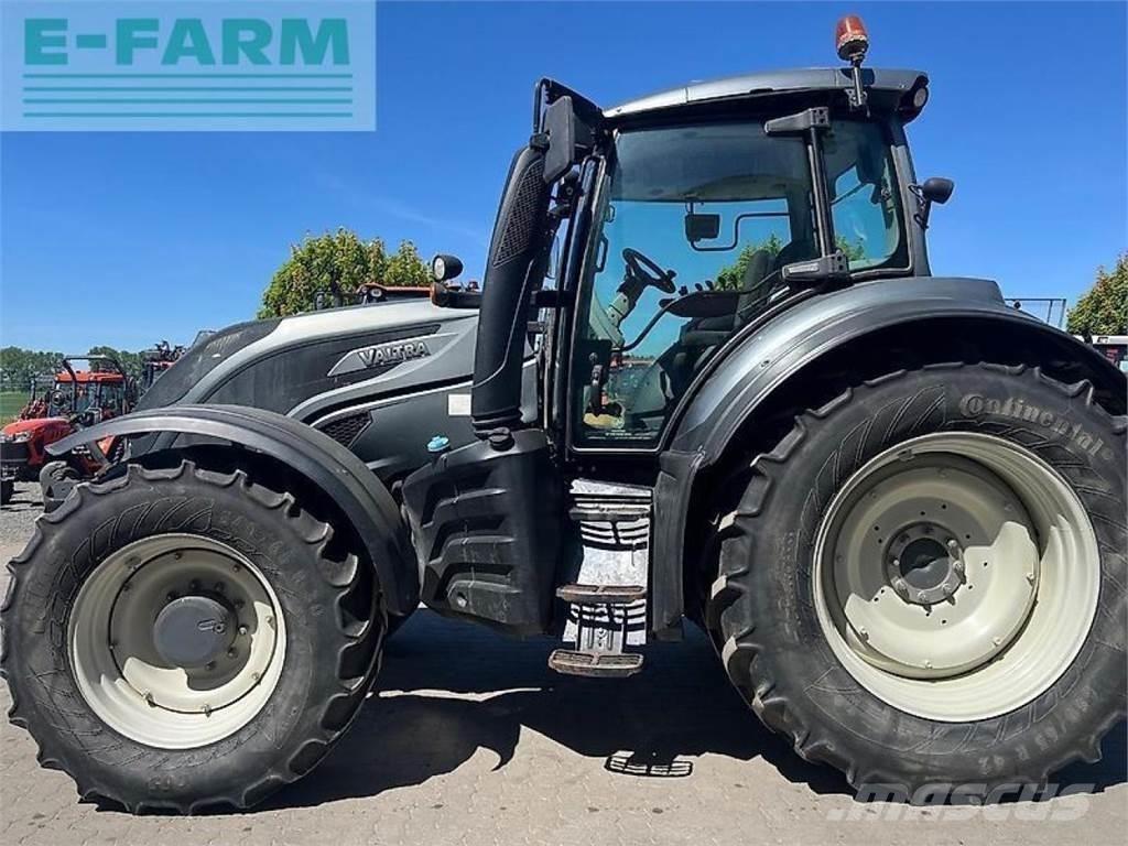Valtra t174es Traktory