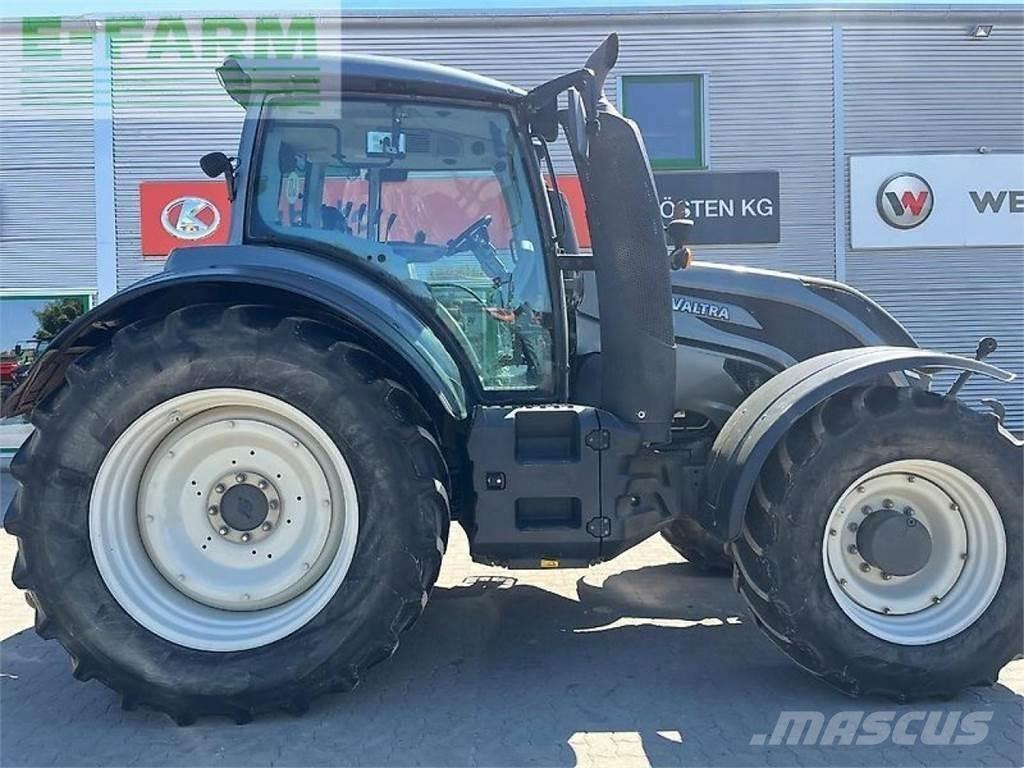 Valtra t174es Traktory