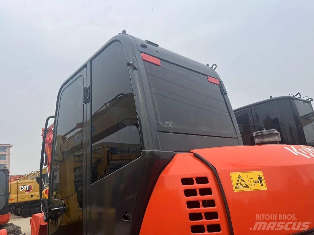 Kubota 183 Pásová rýpadla