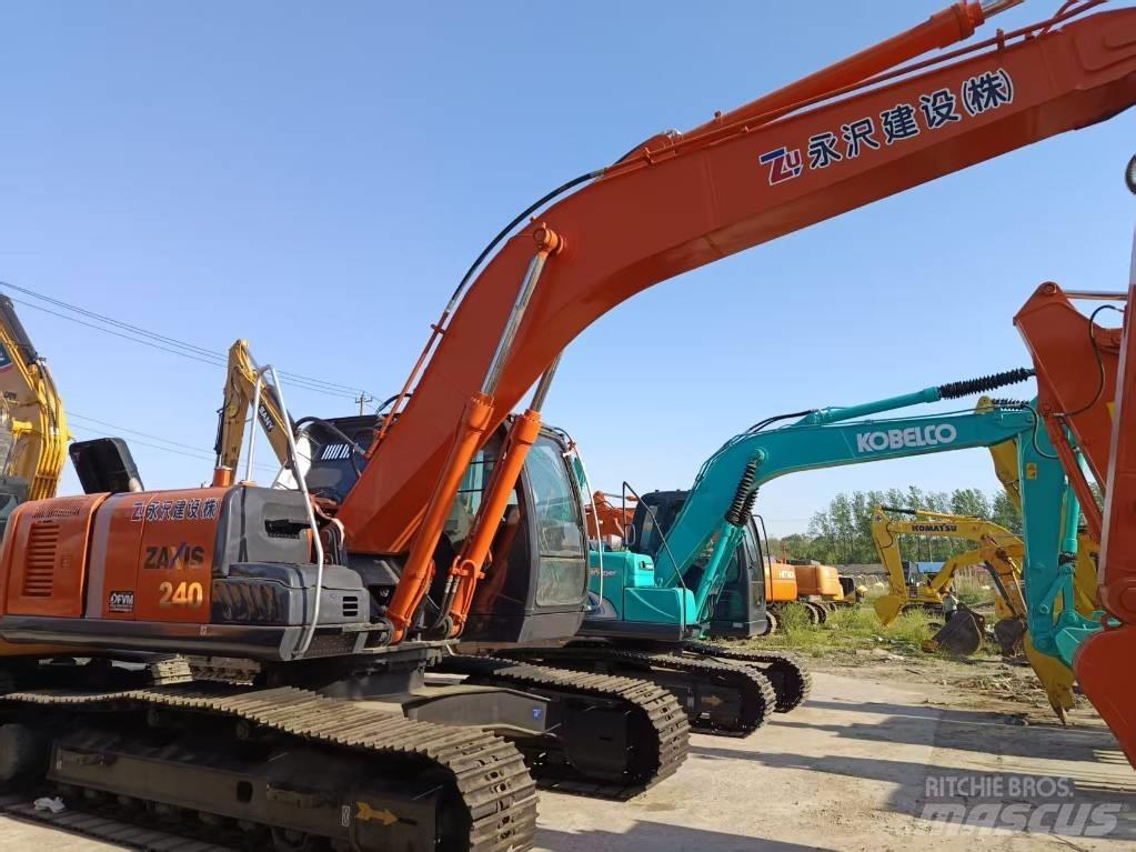 Hitachi ZX 240 Pásová rýpadla