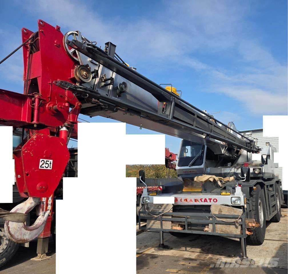 Kato KR 25 H V-3 Univerzální terénní jeřáby