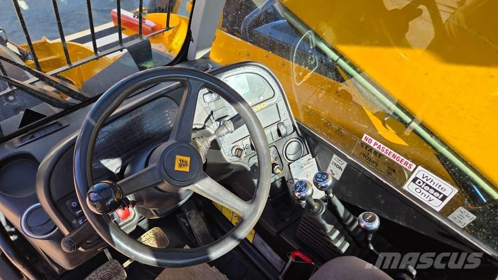JCB 535-125 Teleskopické manipulátory