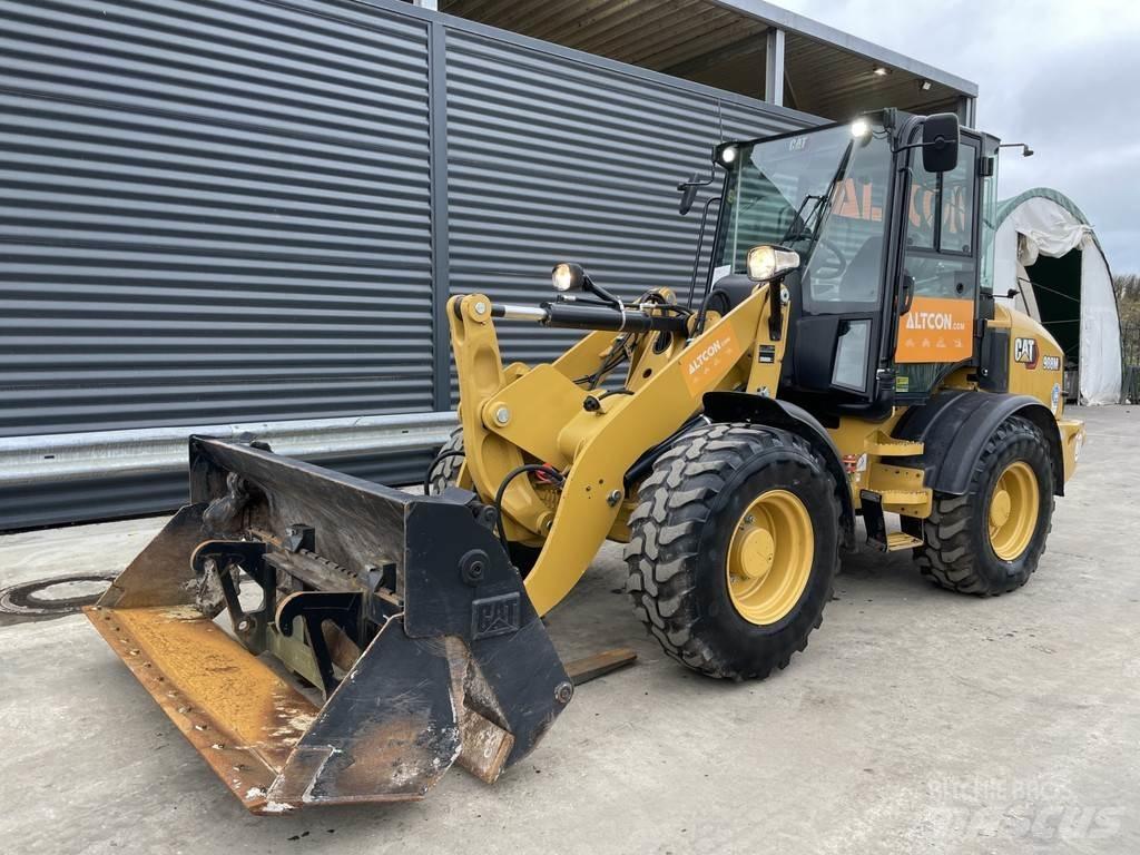 CAT 908M Kolové nakladače