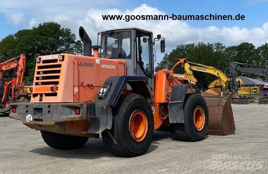 Hitachi LX 210 E Kolové nakladače