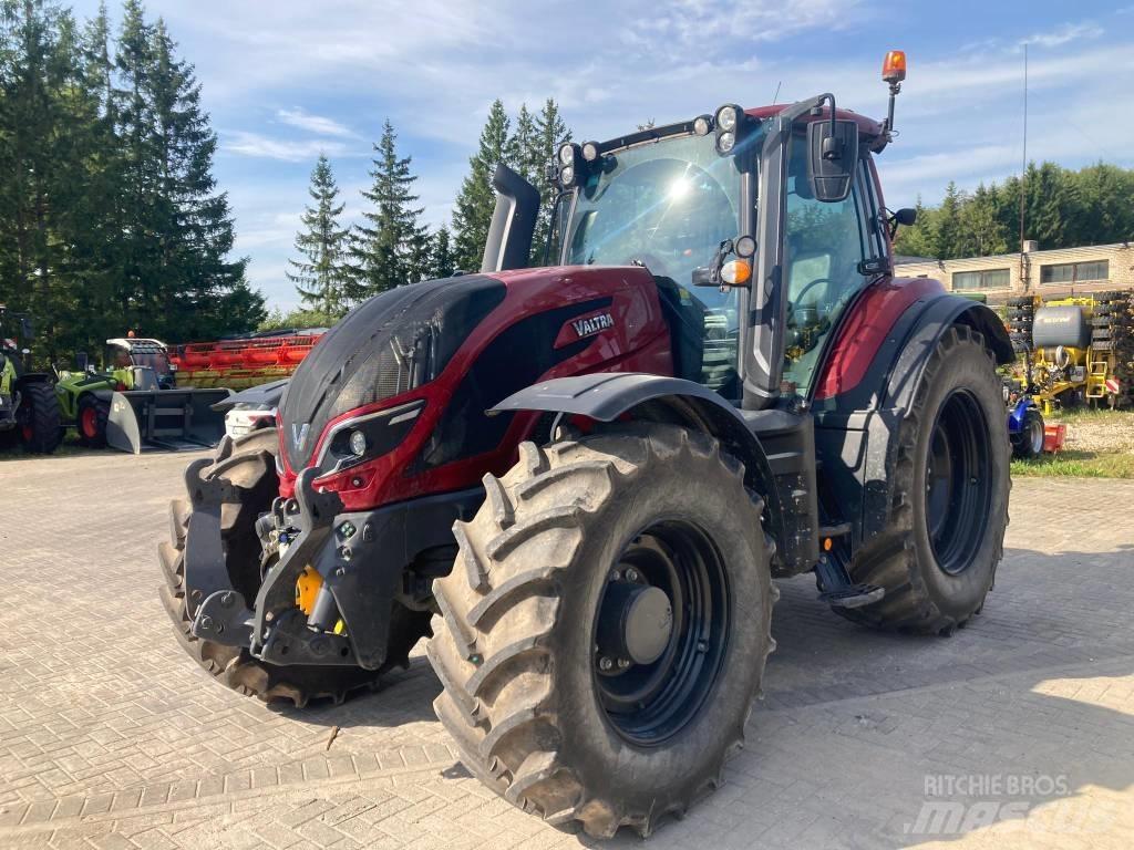 Valtra T 254 V Traktory