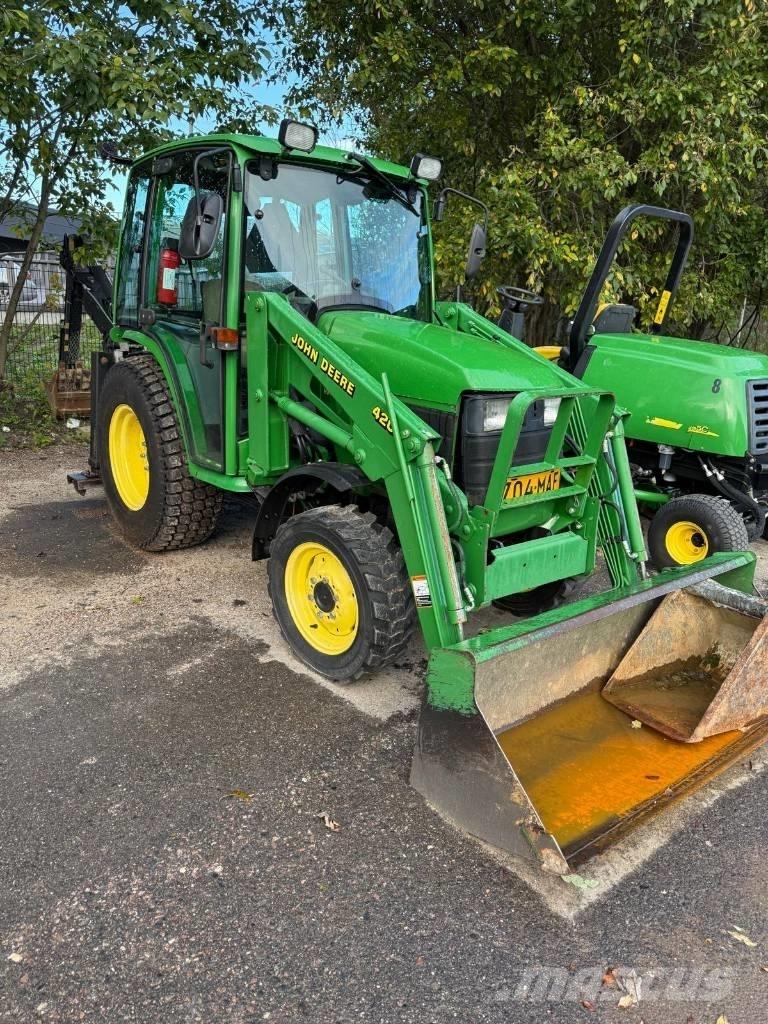 John Deere 4400 Kompaktní traktory