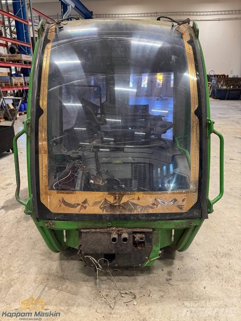 John Deere 1270E Kabiny a interiér