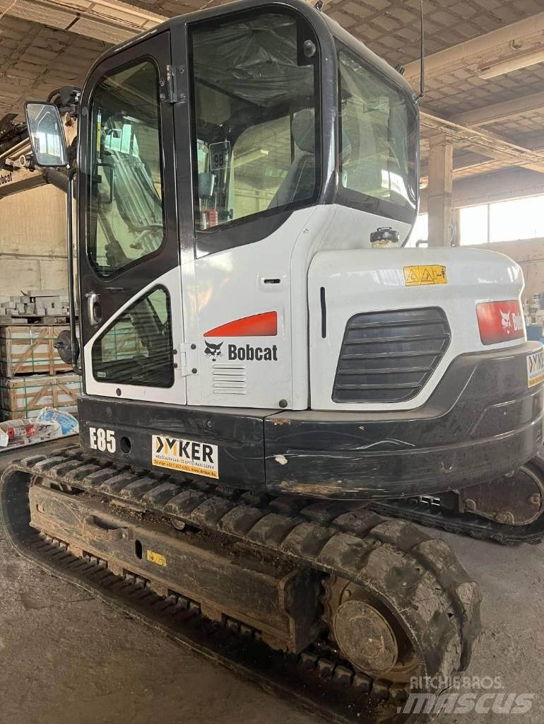 Bobcat E 85 Midi rýpadla 7t - 12t