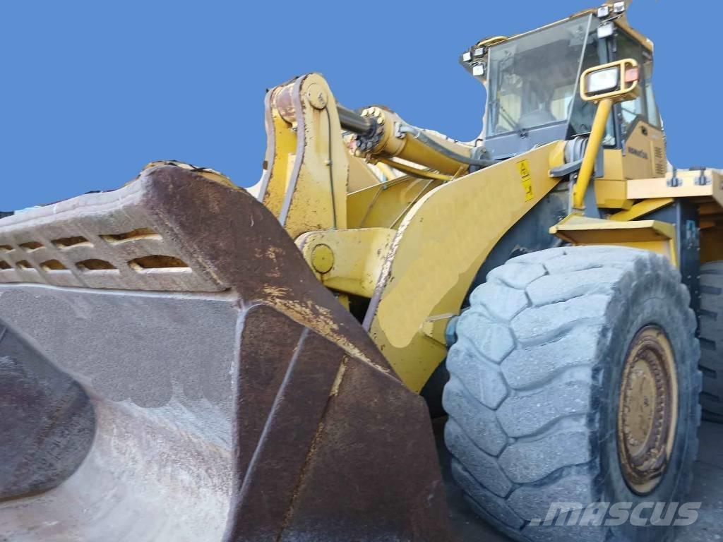Komatsu WA 600 Kolové nakladače