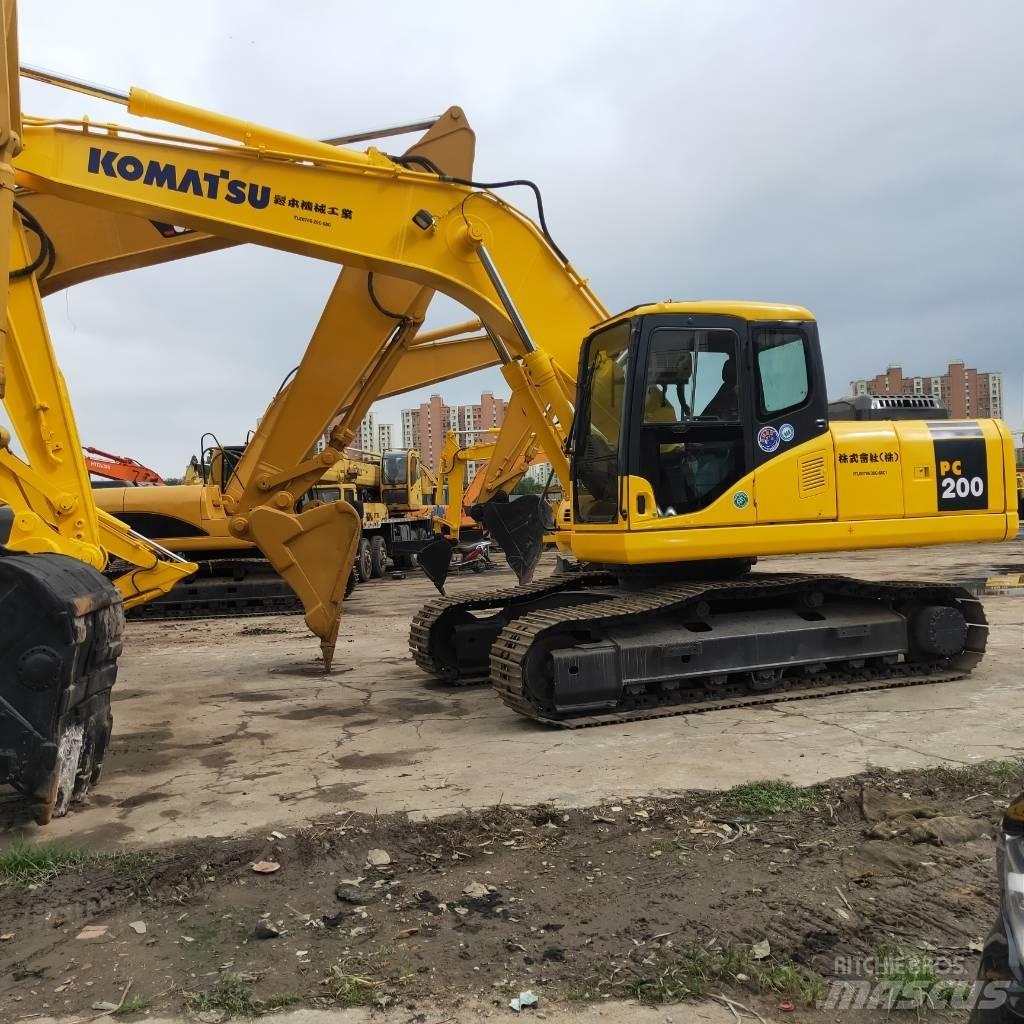 Komatsu PC200-7 Pásová rýpadla