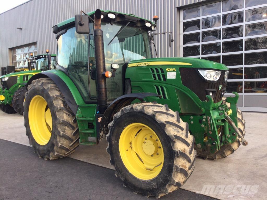 John Deere 6125R Traktory
