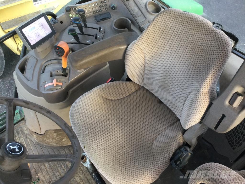 John Deere 6125R Traktory