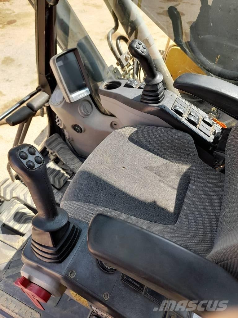 Volvo EC 250 D L Pásová rýpadla