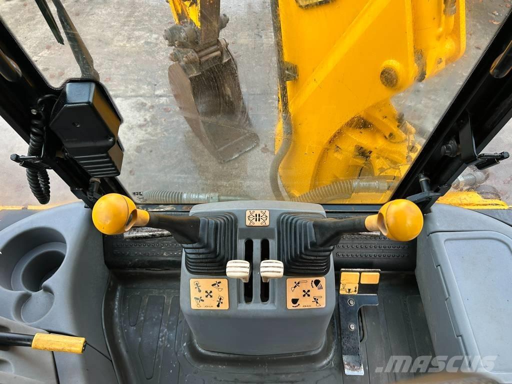 JCB 4 CX Rýpadlo-nakladače