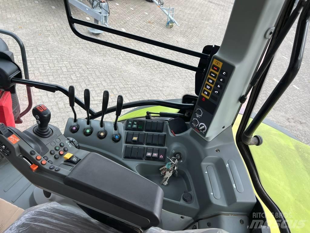 CLAAS Arion 510 Cis Traktory
