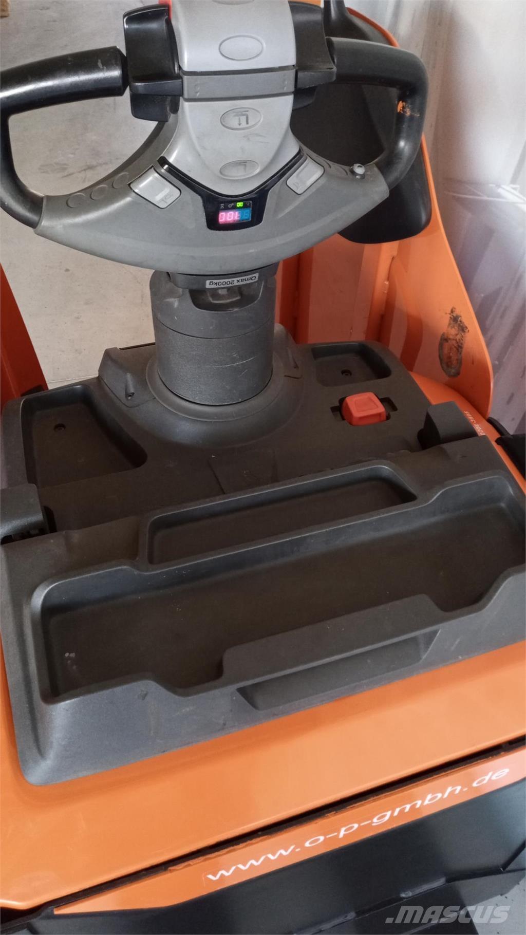 Toyota LPE 200 Ručně vedené vysokozdvižné vozíky