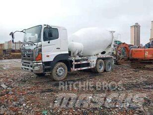 Hino 700 Domíchávače betonu
