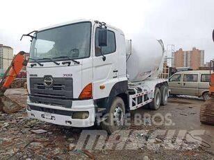 Hino 700 Domíchávače betonu