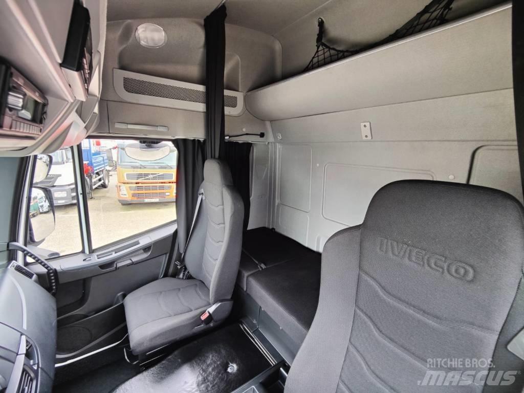 Iveco 180E 28 Skříňová nástavba