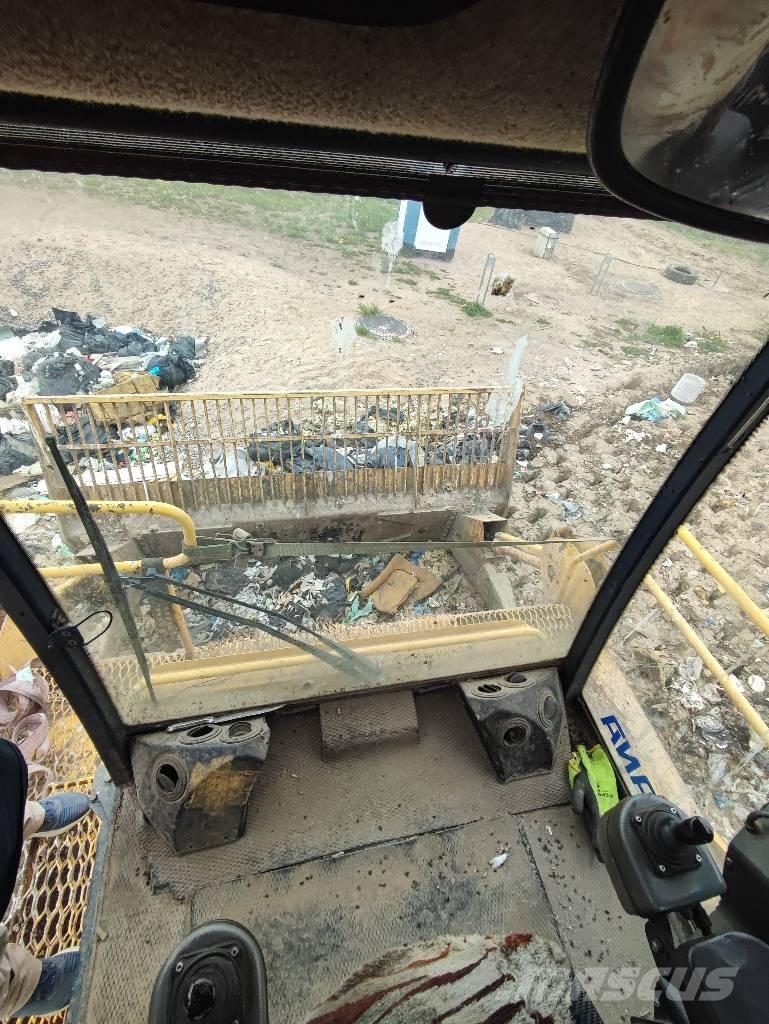 Tana G290 Skládkové kompaktory