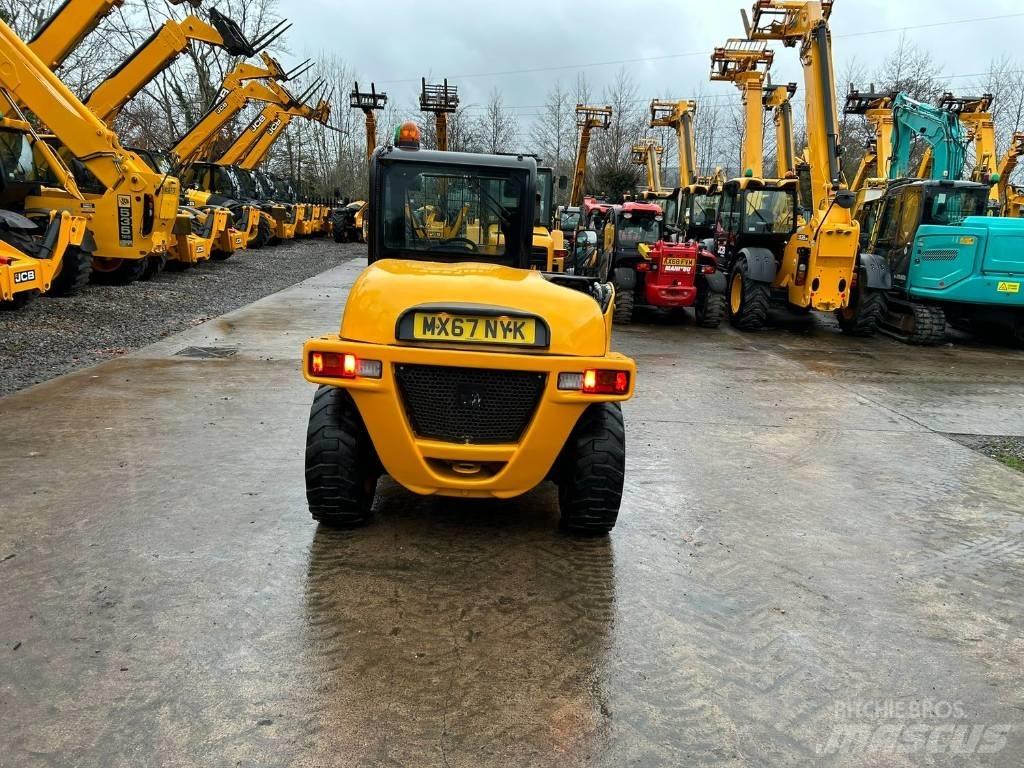 JCB 520-40 Teleskopické manipulátory