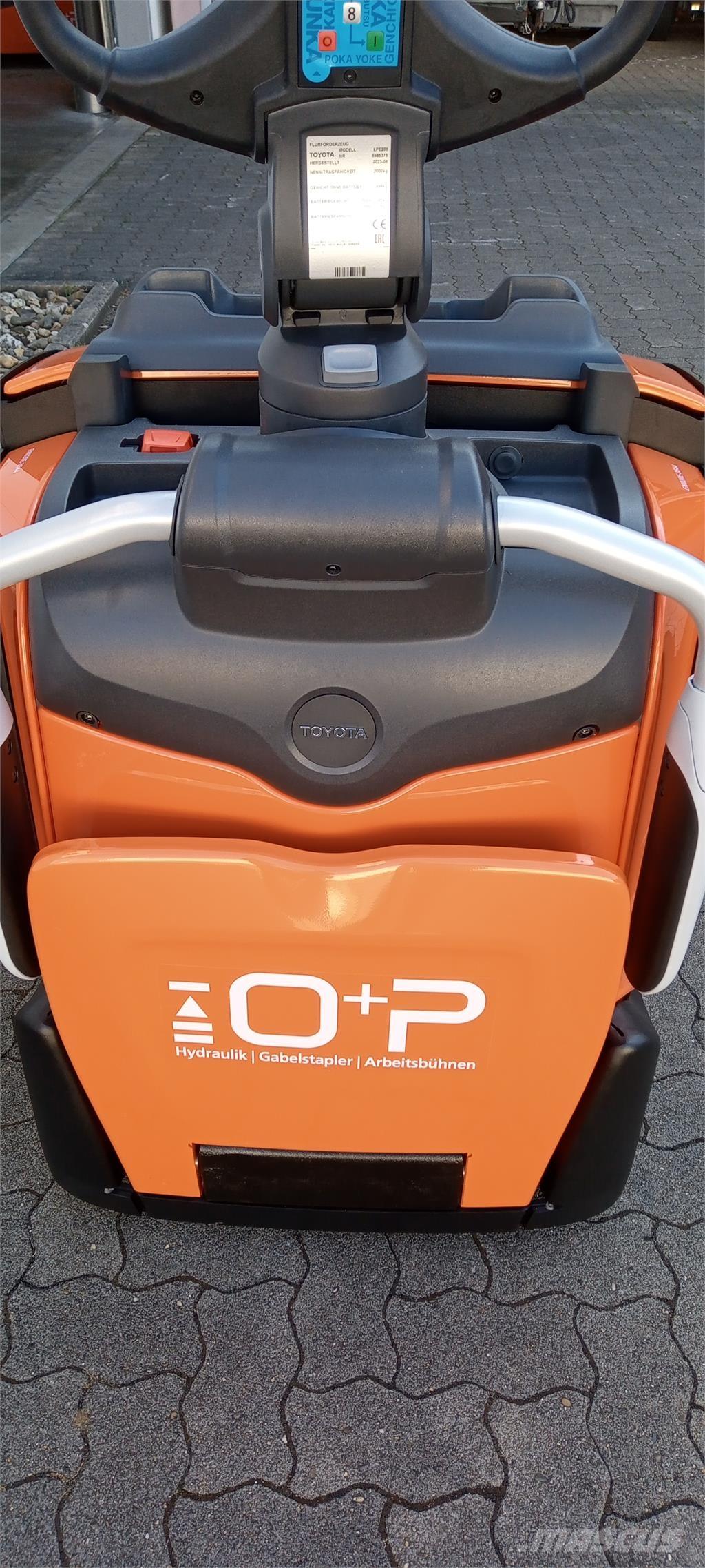 Toyota LPE200 Ručně vedené vysokozdvižné vozíky