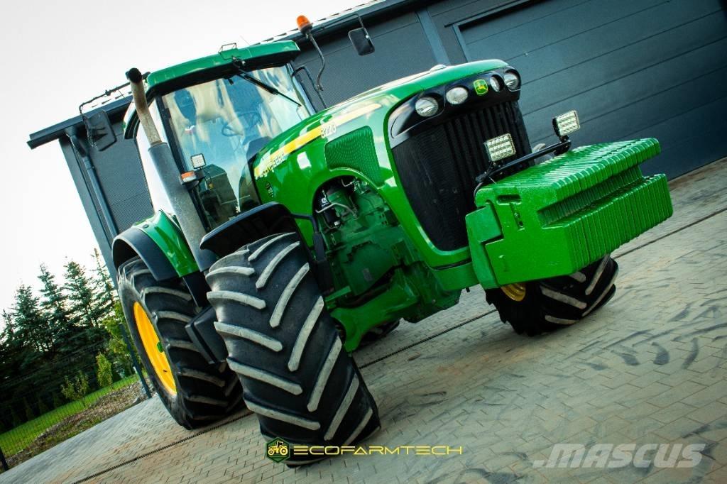 John Deere 8220 Traktory
