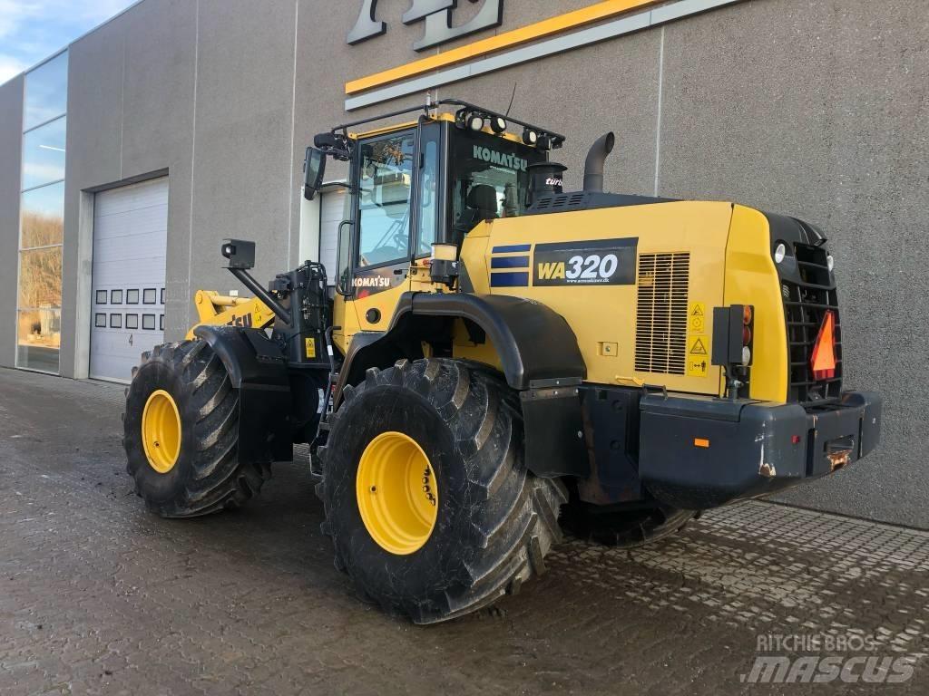 Komatsu WA 320-8 Kolové nakladače