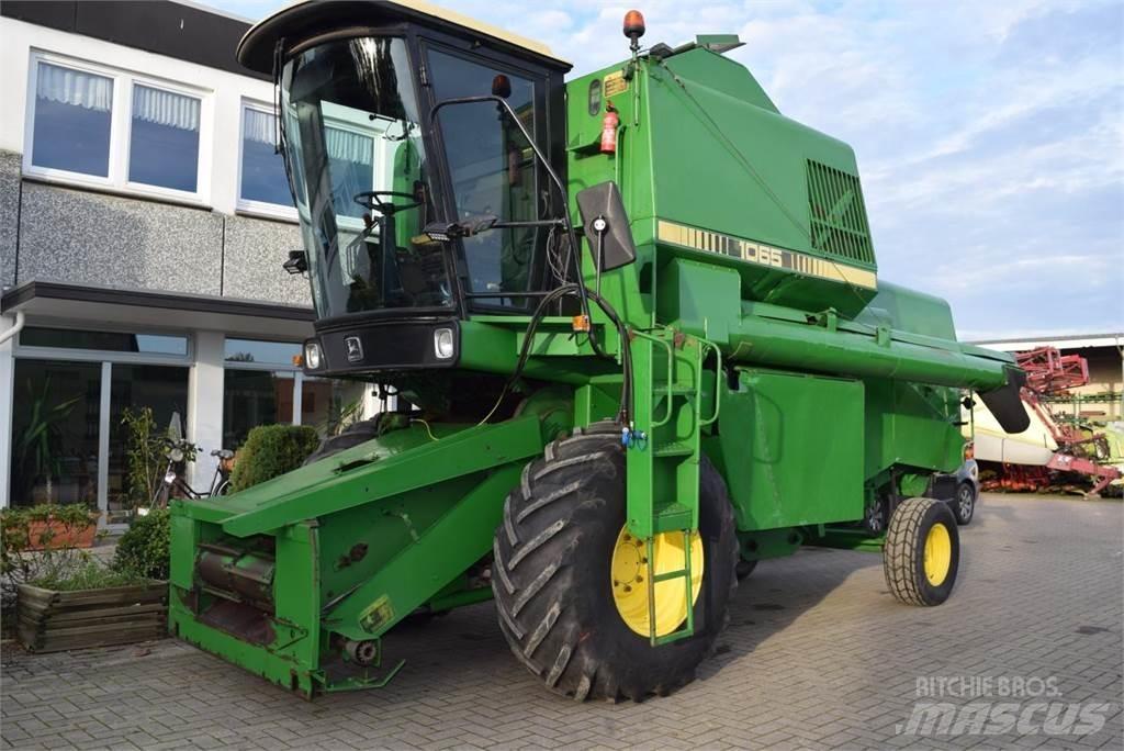 John Deere 1065 Sklízecí mlátičky