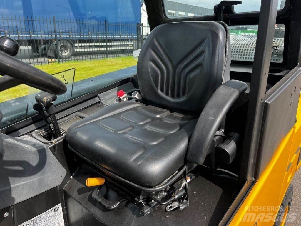 JCB TLT30 Teleskopické kolové nakladače